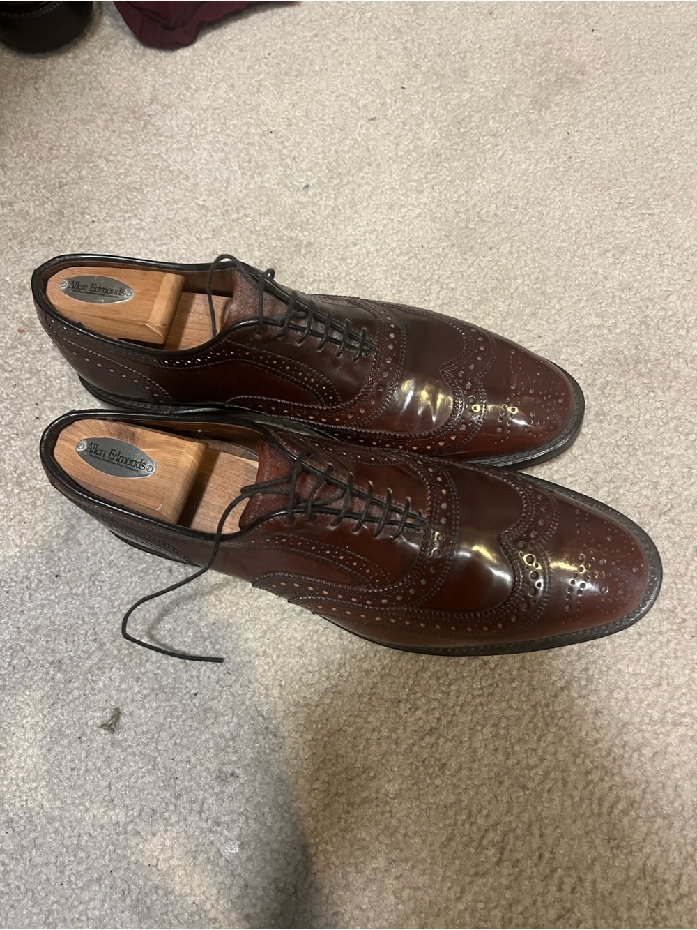 Shell Cordovan Allen Edmonds Men's brown Wingtip Derby - Picture 3 of 7